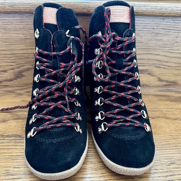 NEW IN BOX Coach Noelle hidden wedge ankle boots with red and black laces - Picture 2 of 9